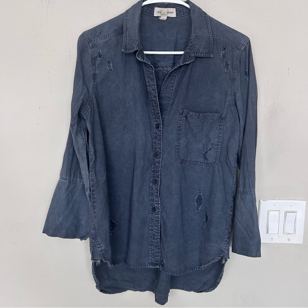 Cloth&Stone Gray Faded Distressed Grunge Button Down Shirt Top Anthropologie.